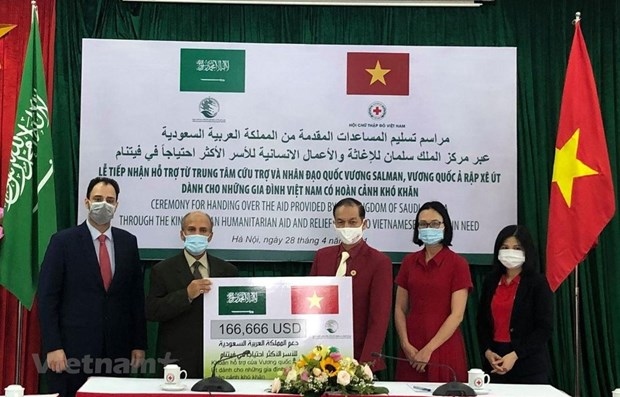 saudi arabia lends helping hand to disadvantaged vietnamese picture 1