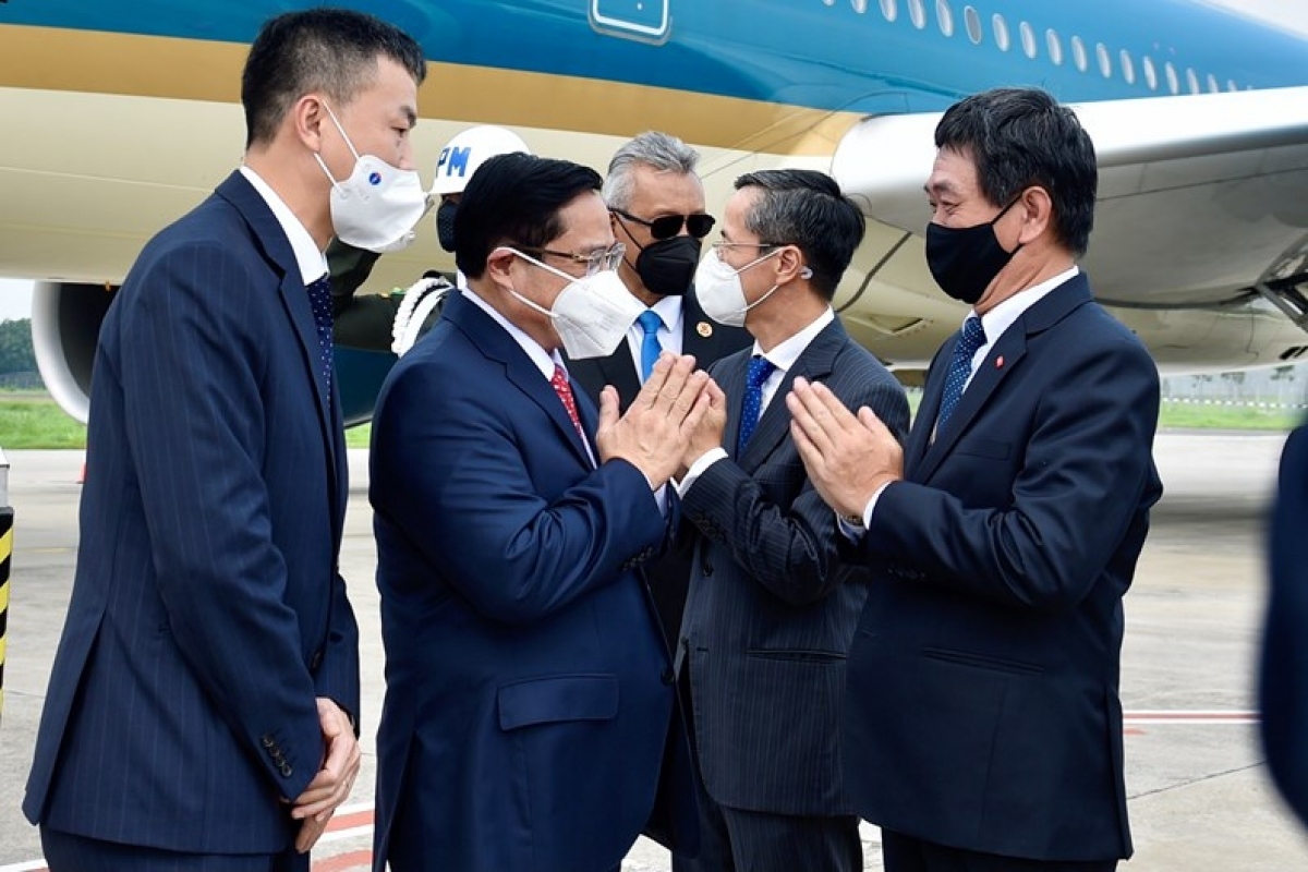 newly-elected pm s first overseas trip in pictures picture 2