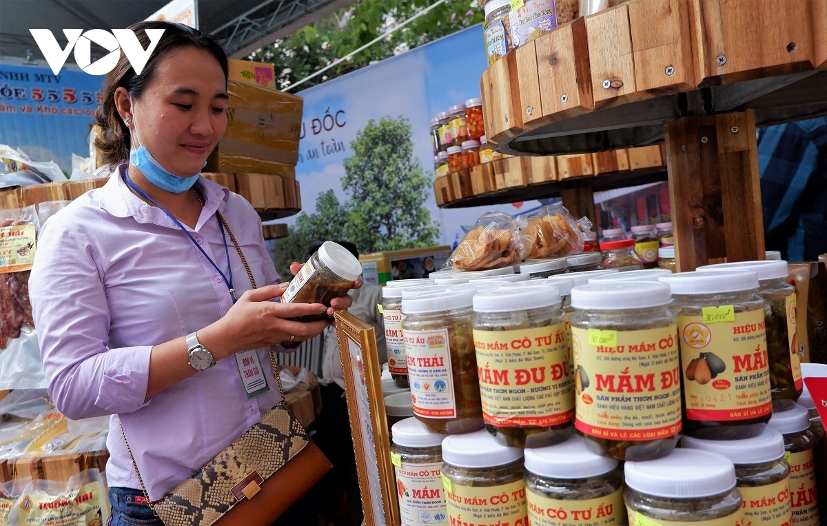 ocop trade fair promotes product brands picture 7