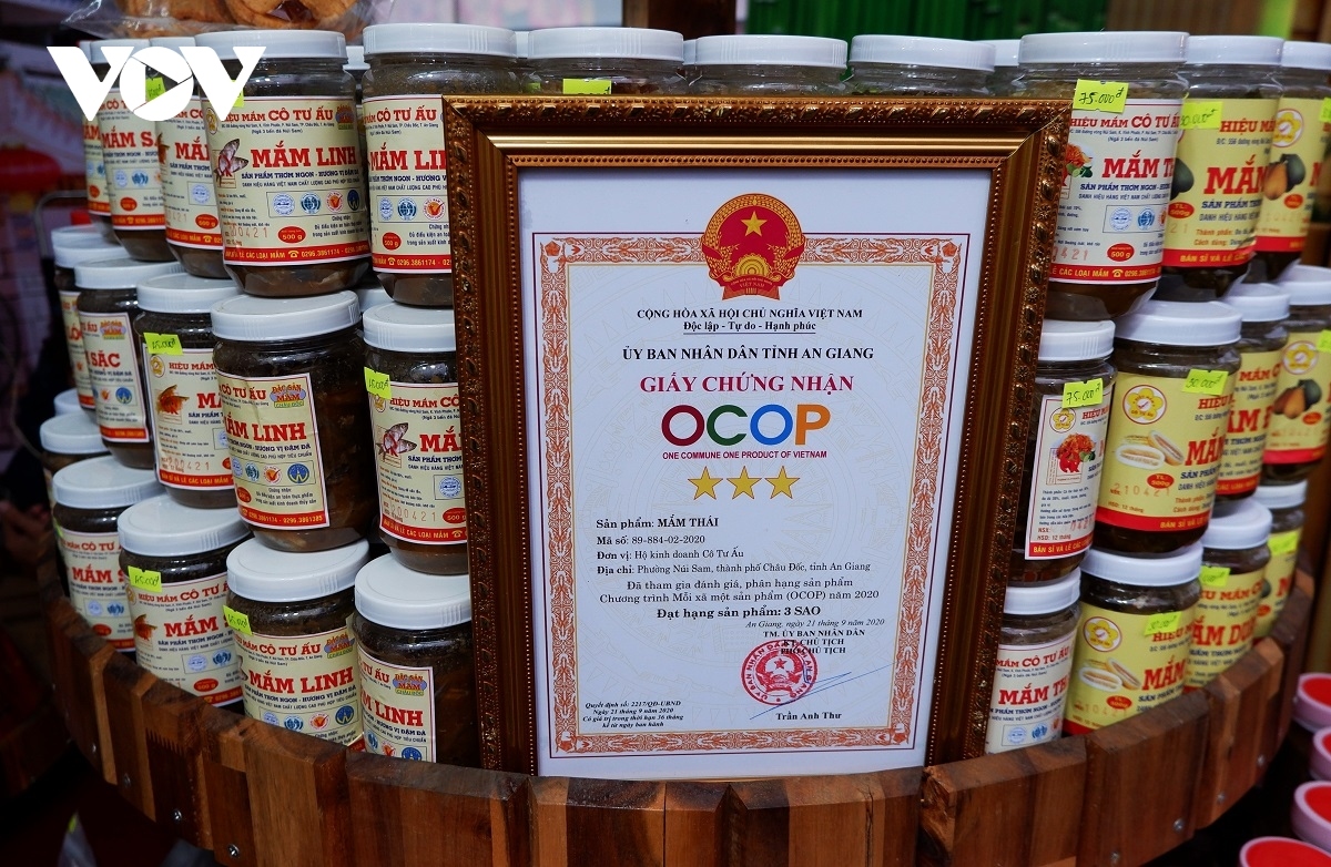 ocop trade fair promotes product brands picture 8