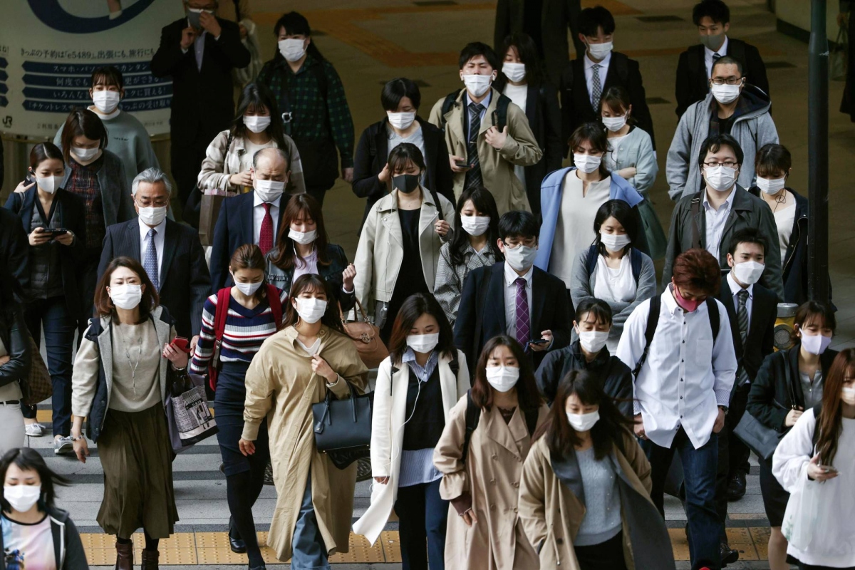 Nhật Bản xem xét ban bố tình trạng khẩn cấp trở lại. Ảnh: Japan Times