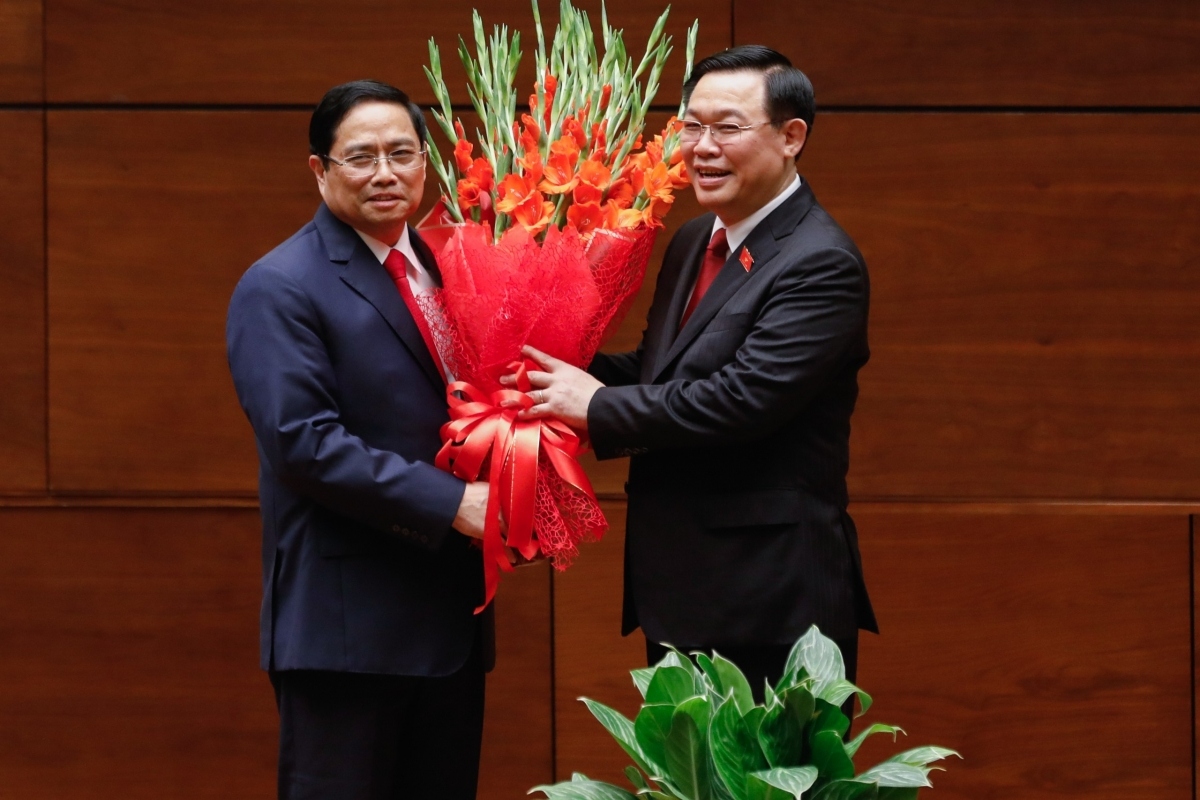 politburo member pham minh chinh sworn in as new prime minister of vietnam picture 2