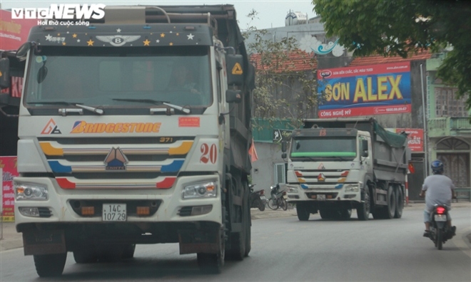 xe coi noi thanh thung tung hoanh khap cac tuyen pho o quang ninh hinh anh 14