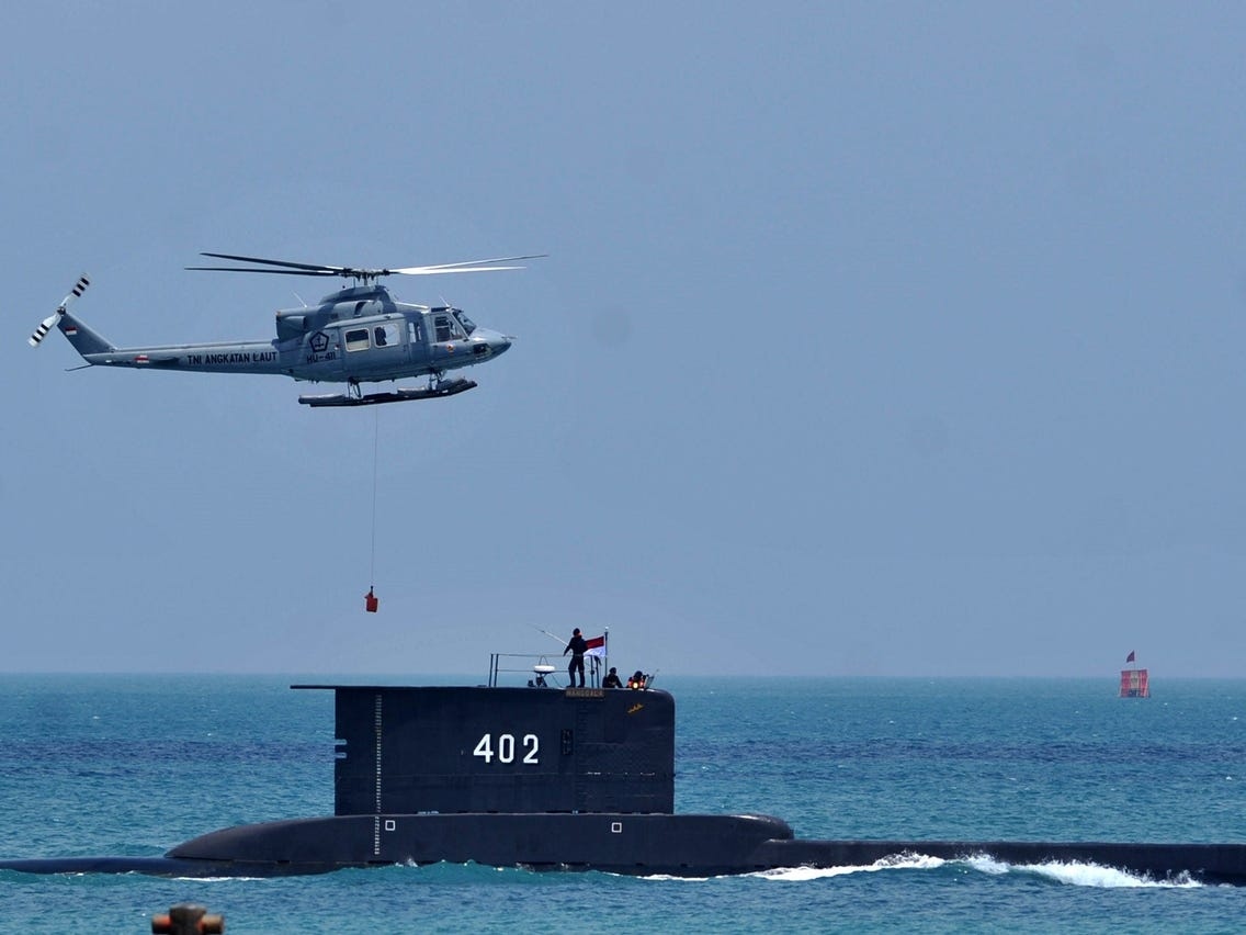 Indonesia huy động mọi nguồn lực tìm kiếm tàu ngầm khi dưỡng khí sắp cạn. Ảnh: Getty