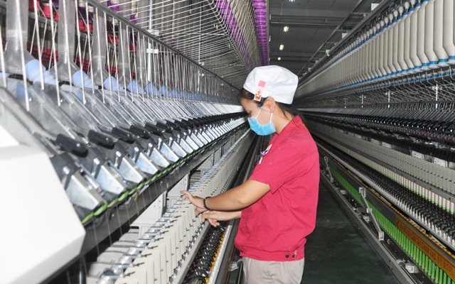 vietnam lures us 12.25 billion in foreign investment over four-month period picture 1
