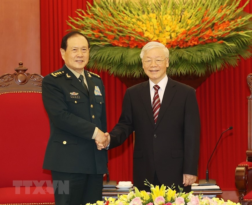 Tổng Bí thư Nguyễn Phú Trọng chào mừng ông Ngụy Phượng Hòa và Đoàn Bộ Quốc phòng Trung Quốc sang thăm Việt Nam (Ảnh: TTXVN)