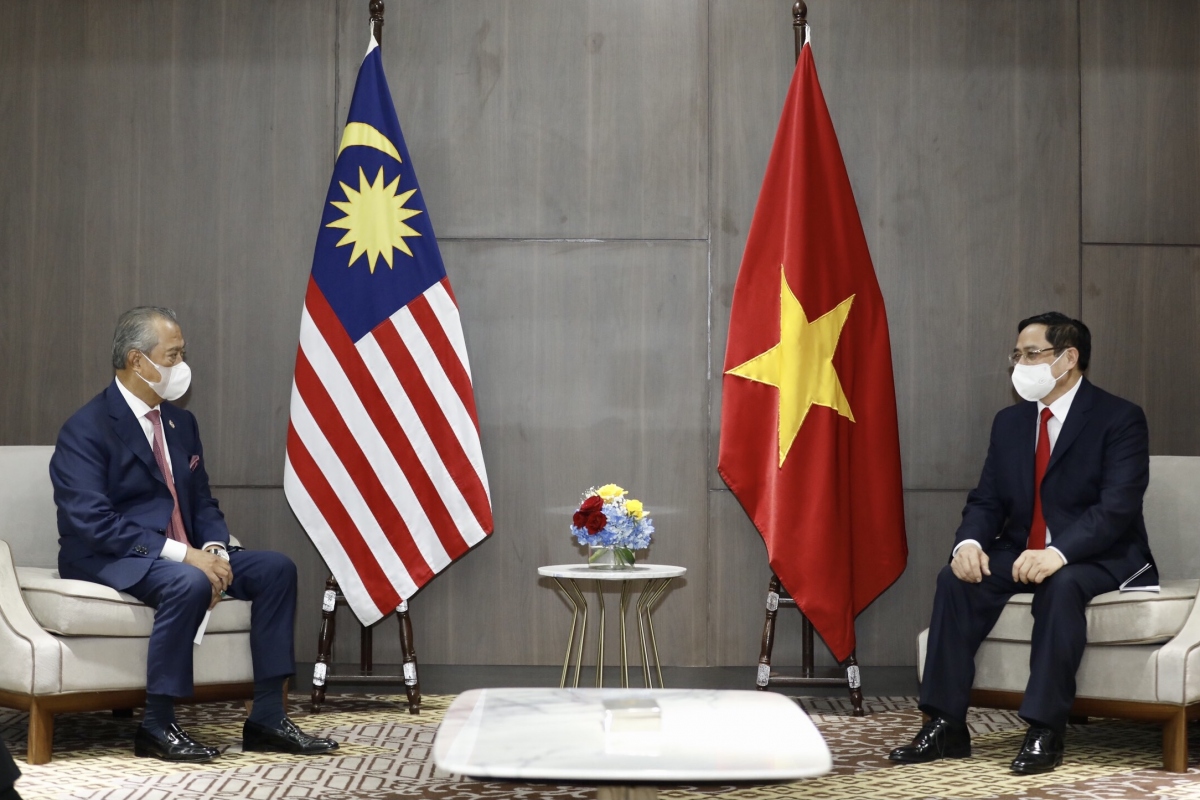 Nhân dịp tham dự Hội nghị các Nhà lãnh đạo ASEAN, ngày 24/4, tại thủ đô Jakarta (Indonesia), Thủ tướng Chính phủ Phạm Minh Chính đã gặp gỡ Thủ tướng Malaysia Muhyiddin Yassin. Ảnh: VGP/Nhật Bắc