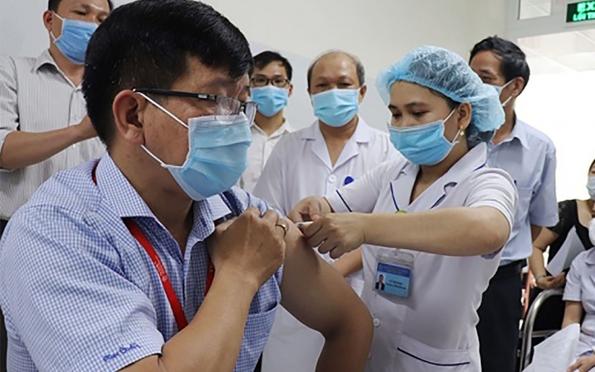 Tiêm vaccine Covid-19: Bình Định 100 đội ngũ y bác sĩ, nhân viên y tế tiêm đợt đầu