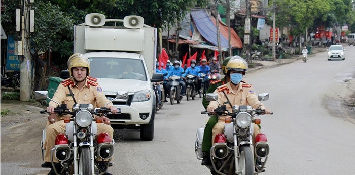 lang son day manh tuyen truyen bau cu tai vung dong bao cong giao hinh anh 1