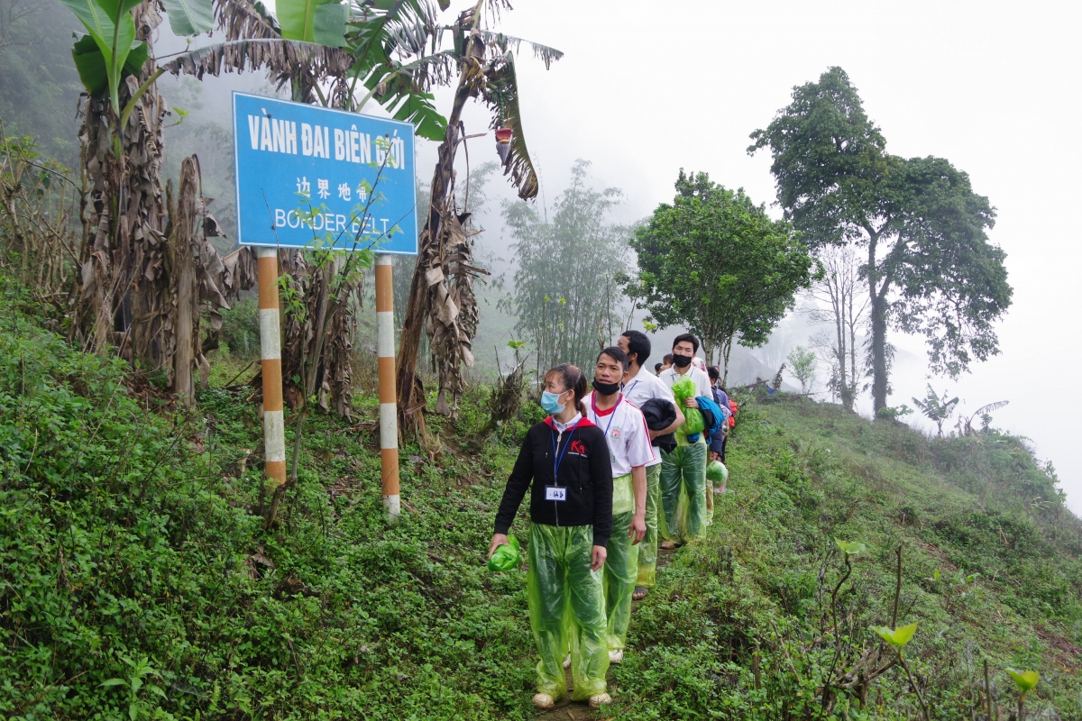 khoi to vu an dua 19 nguoi xuat canh trai phep hinh anh 1