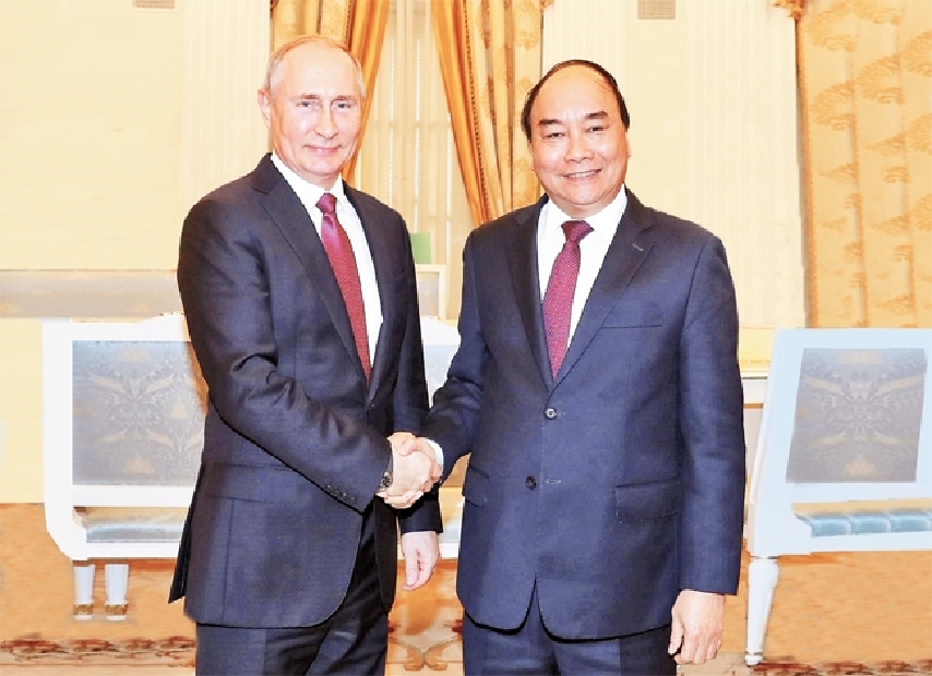 president putin congratulates newly-elected president nguyen xuan phuc picture 1
