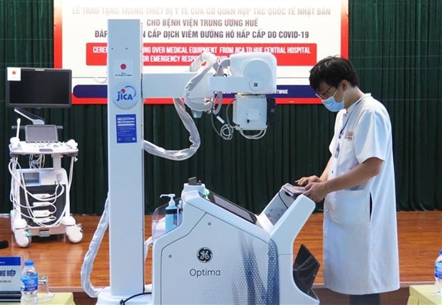 japan presents medical equipment to hue central hospital picture 1