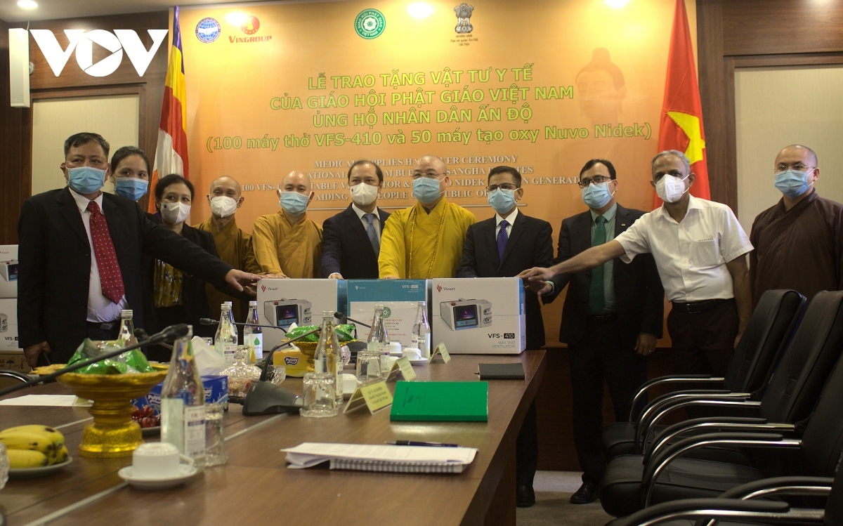 vietnam buddhists present ventilators to india for covid-19 fight picture 1