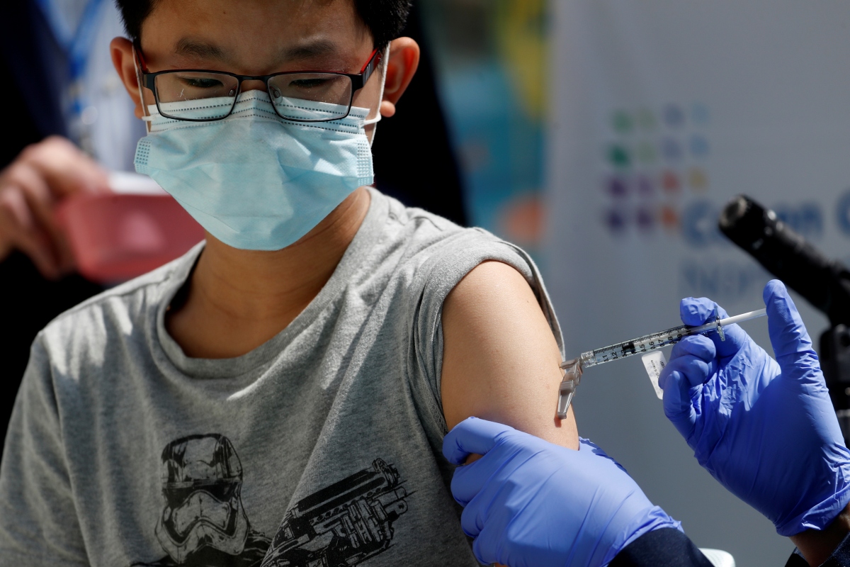 Tiêm vaccine cho trẻ em tại Mỹ. Nguồn: Reuters