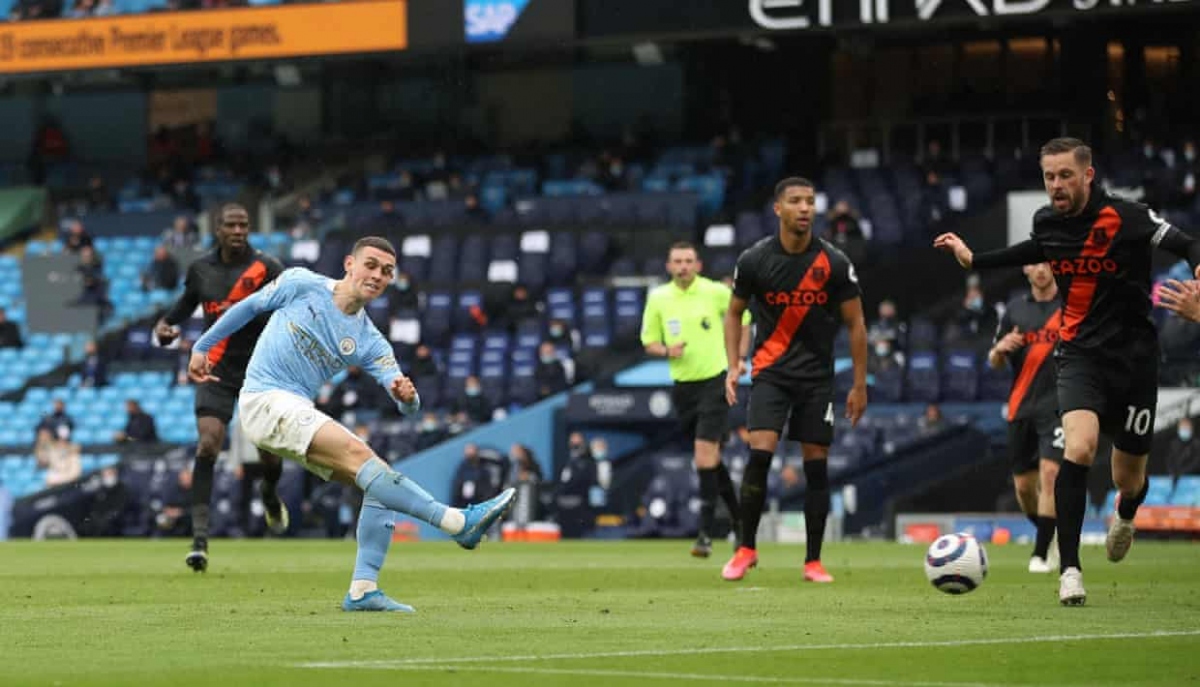 Nhà vô địch Man City thị uy sức mạnh trước Everton. (Ảnh: Getty)