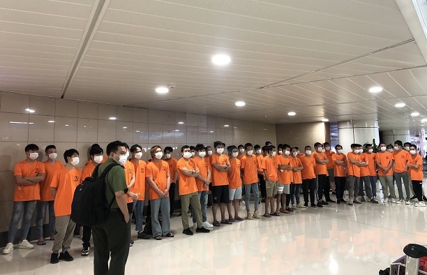 hcm city dozens foreigners expelled for illegal entry picture 1 hcm city dozens foreigners expelled for illegal entry picture 1