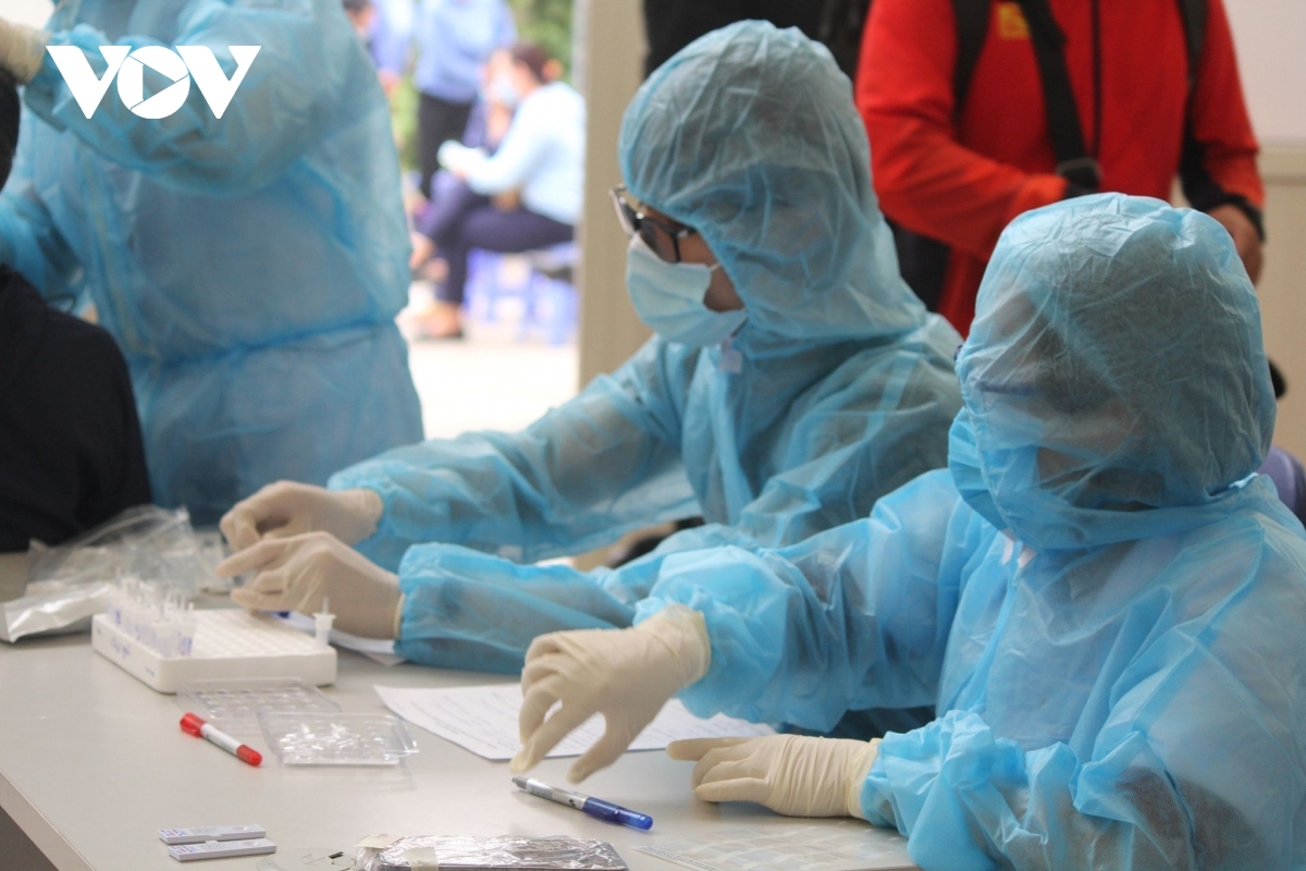 hanoi hospital outbreak records 50 covid-19 cases picture 1