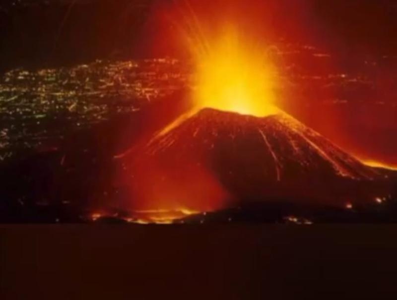 Núi lửa Nyiragongo ở CH Congo phun trào dữ dội | VOV.VN