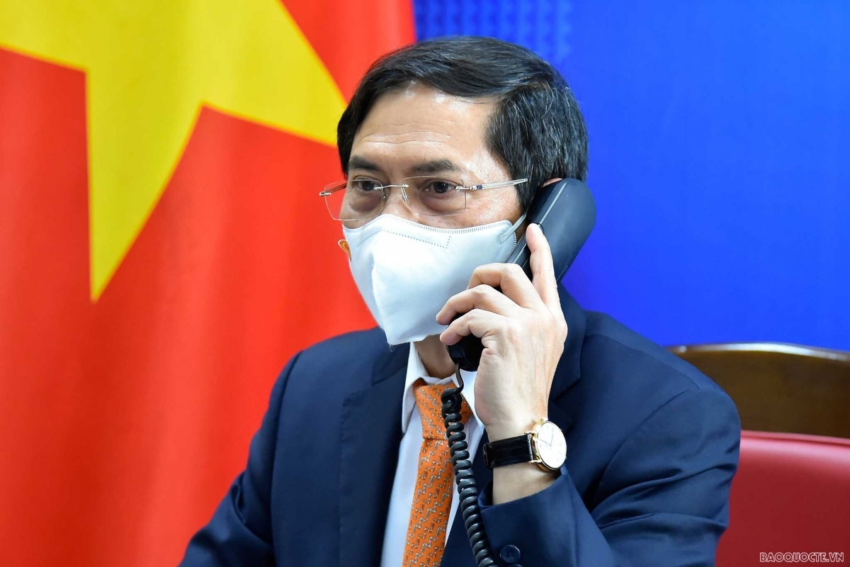 Foreign Minister Bui Thanh Son holds phone talks with Deputy Prime Minister and Foreign Minister of Thailand Don Pramudwinai  (Photo: baoquocte.vn)