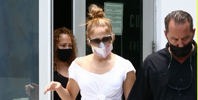 Jennifer Lopez trở lại phòng tập gym sau khi đi nghỉ dưỡng cùng "tình cũ" Ben Affleck