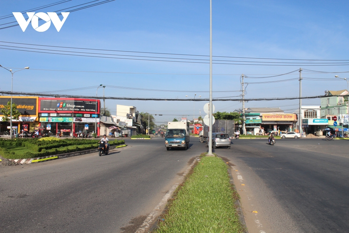 vinh long tam dung van tai hanh khach di tp. ho chi minh va long an hinh anh 1