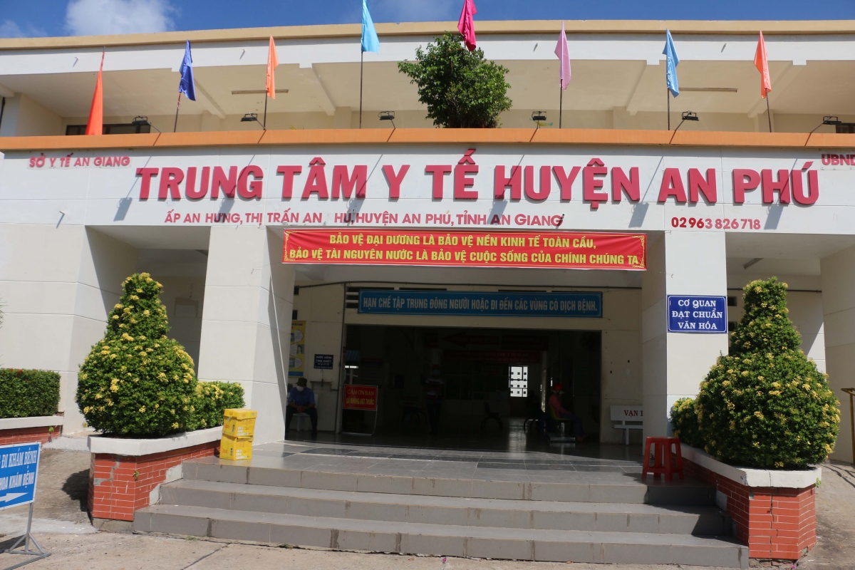 Hai vợ chồng nhập cảnh trái phép từ Campuchia vào Việt Nam nghi mắc Covid-19