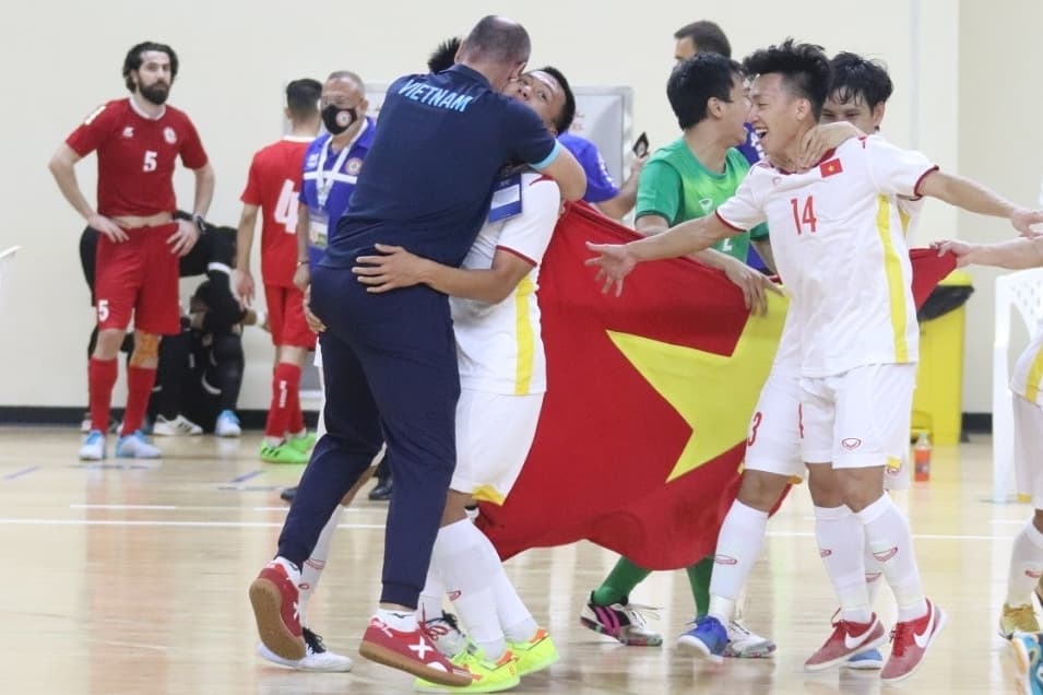 toan canh tran dau cam xuc dua Dt futsal viet nam den world cup lan thu hai hinh anh 10
