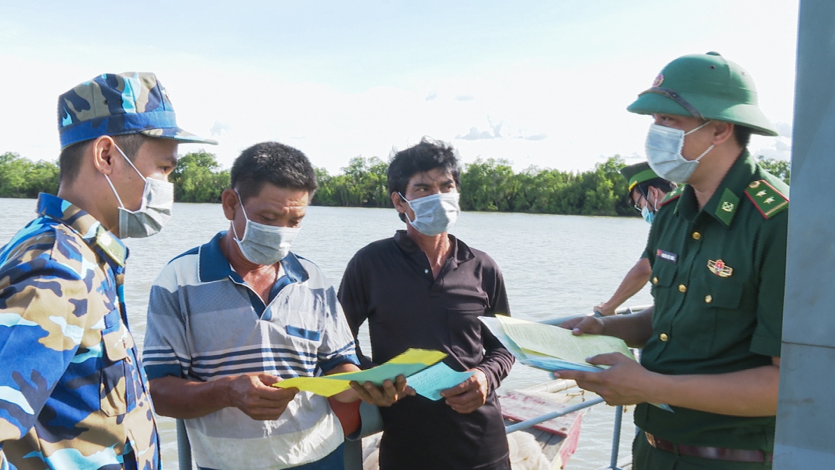 tuyen truyen chong xuat, nhap canh trai phep cho ngu dan hinh anh 1