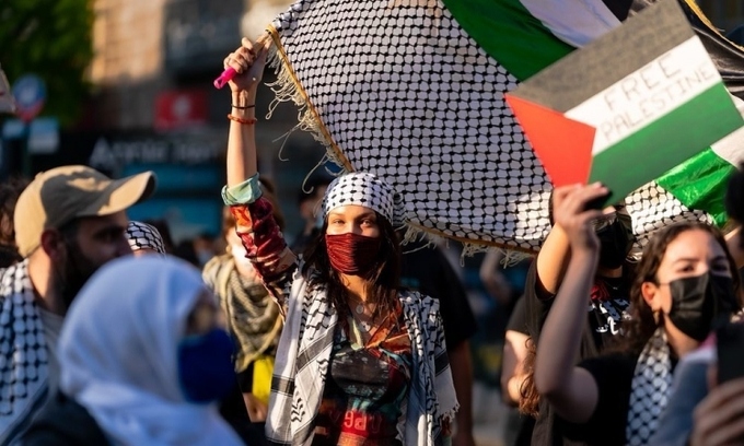 Siêu mẫu Mỹ ủng hộ Palestine, Israel lên tiếng chỉ trích | VOV.VN