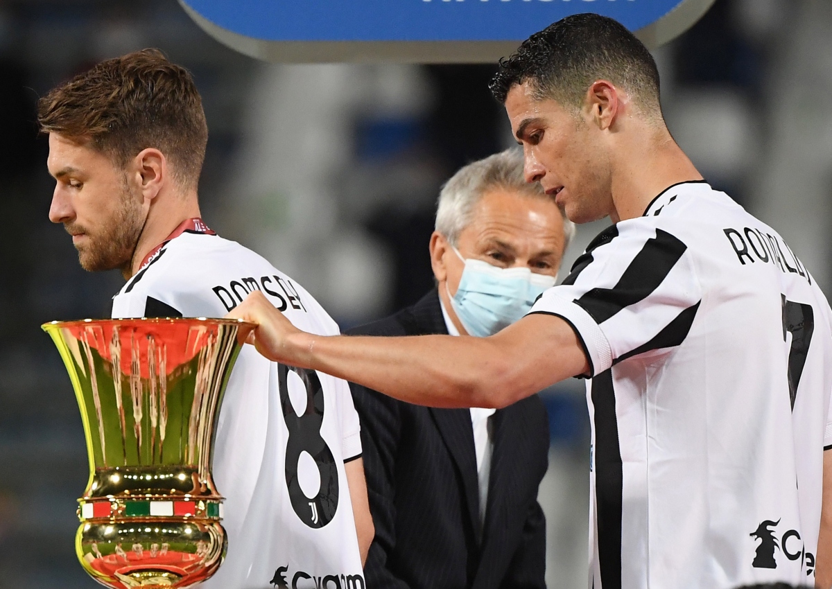 juventus vo dich cup qg italy, ronaldo thoat khoi canh trang tay hinh anh 7