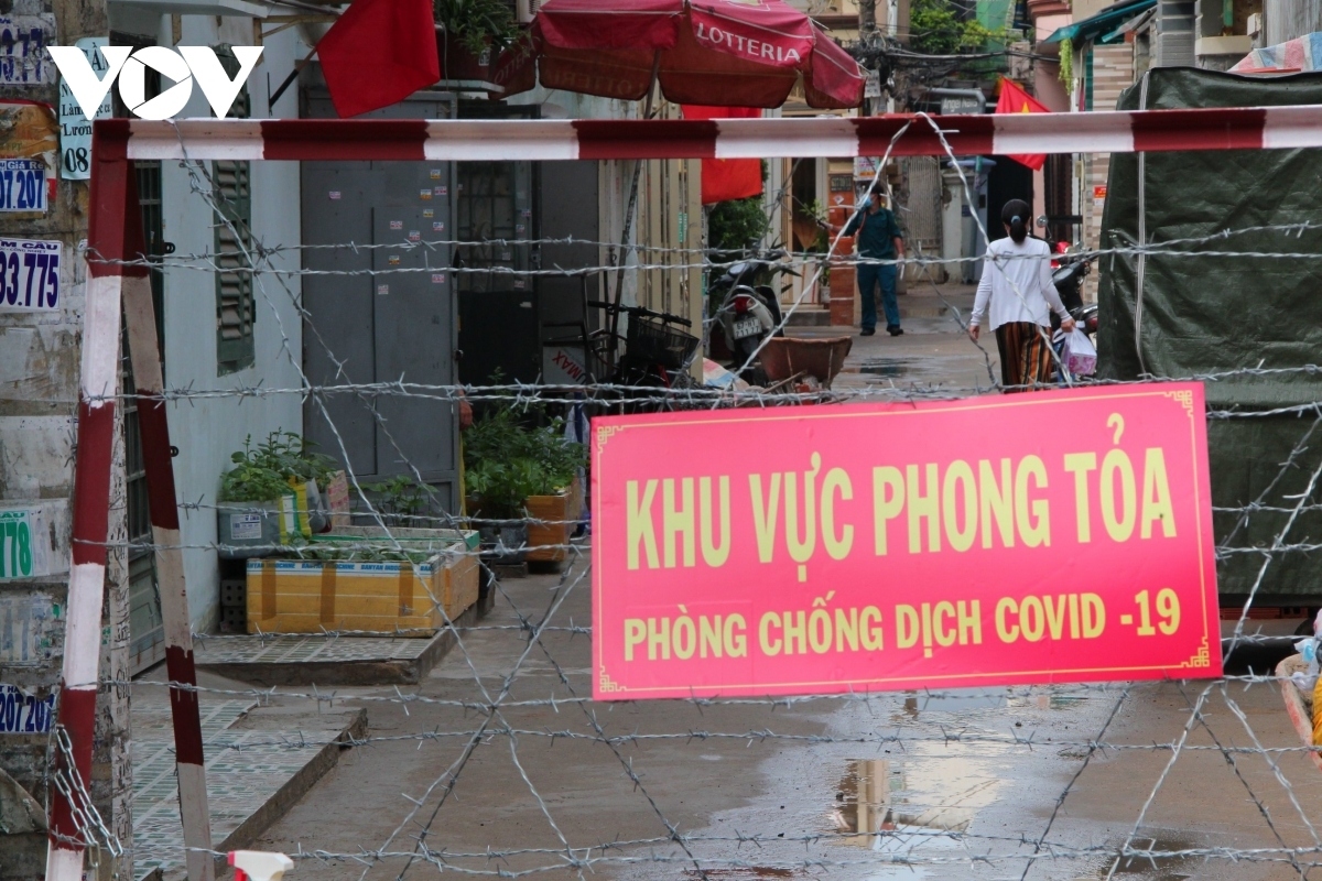 vietnam s largest city to impose social distancing as covid-19 cases skyrocket picture 1