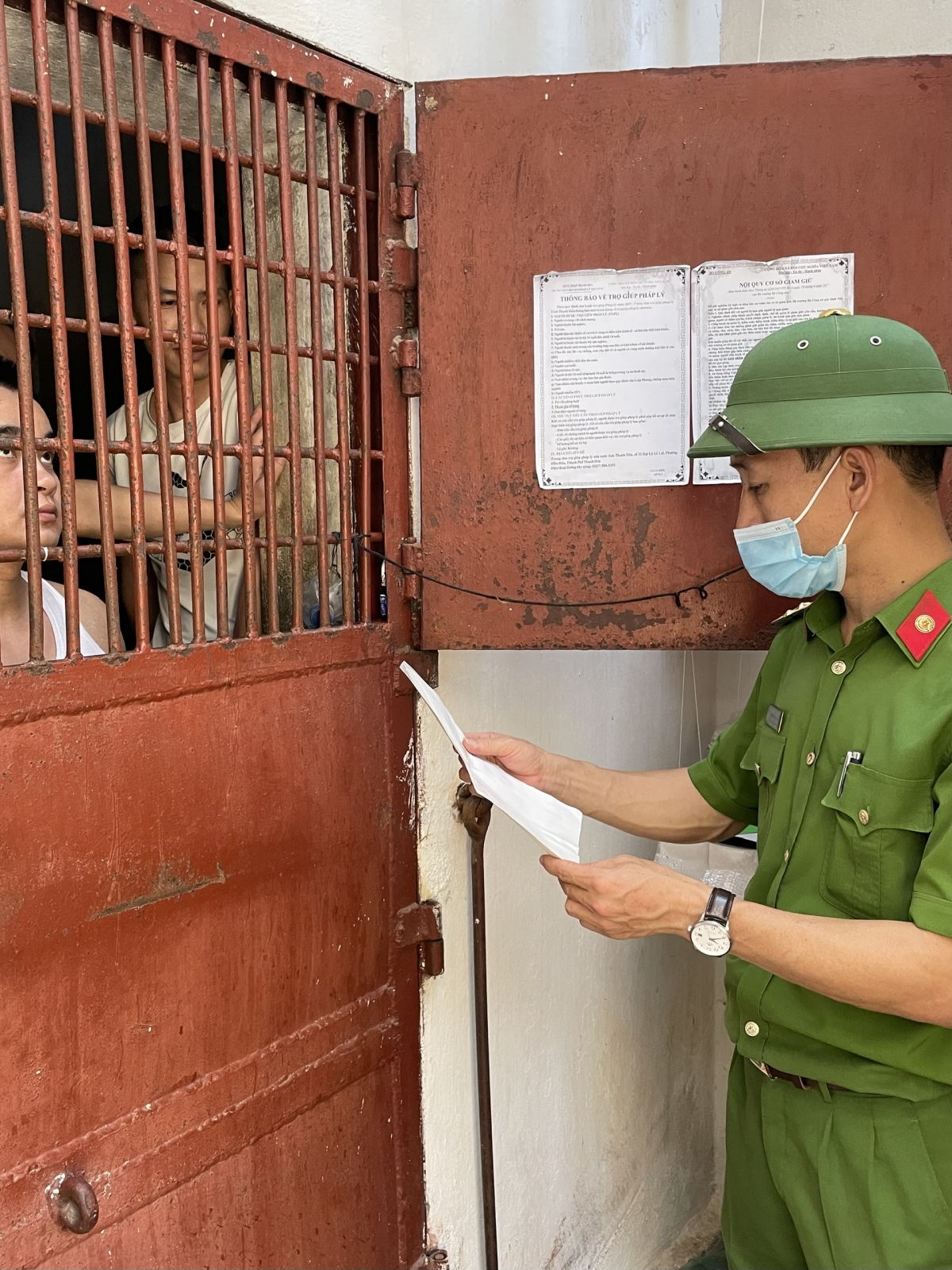Cử tri là người bị tạm giữ, tạm giam sẽ bỏ phiếu tại buồng giam