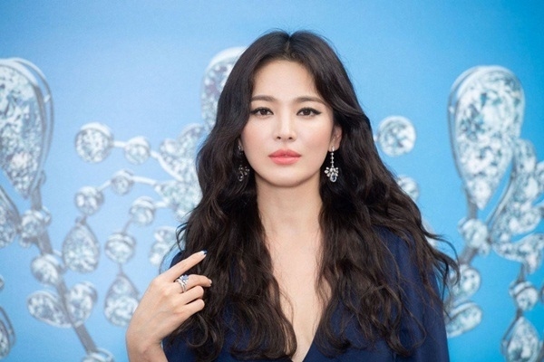 Song Hye Kyo kiếm bộn tiền hậu ly hôn từ đâu? | VOV.VN