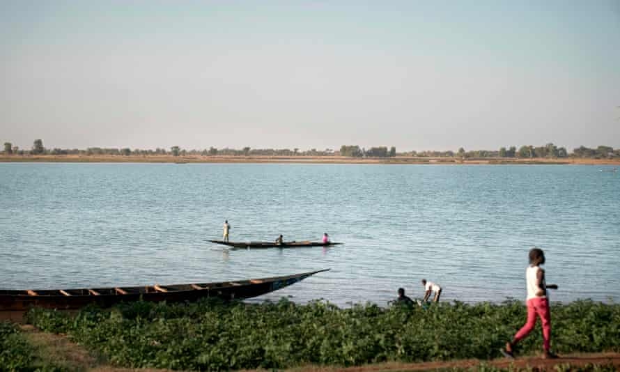 Vụ tai nạn xảy ra trên sông Niger, khi chiếc thuyền này đang trên đường từ Kebbi đến bang láng giềng Niger. Ảnh: Getty