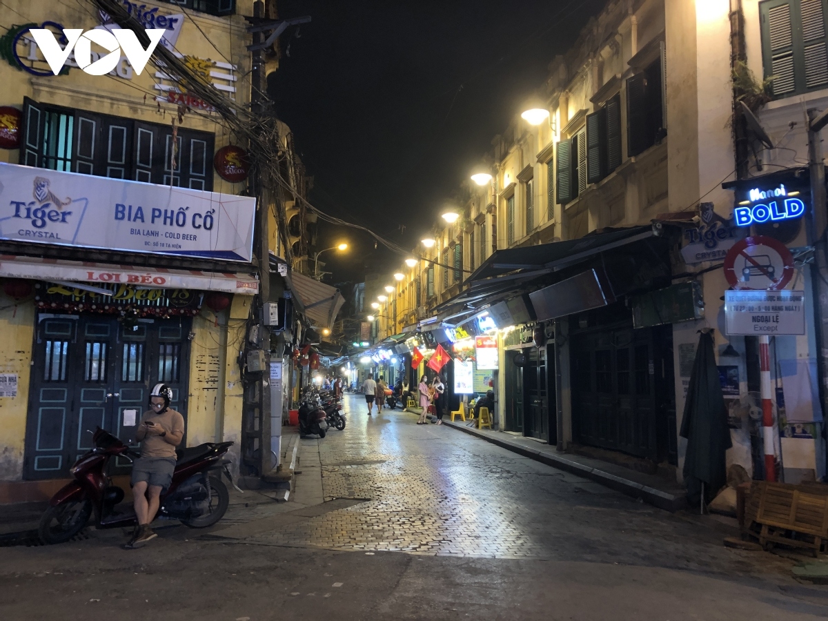 hanoi food outlets left deserted amid covid-19 fears picture 11