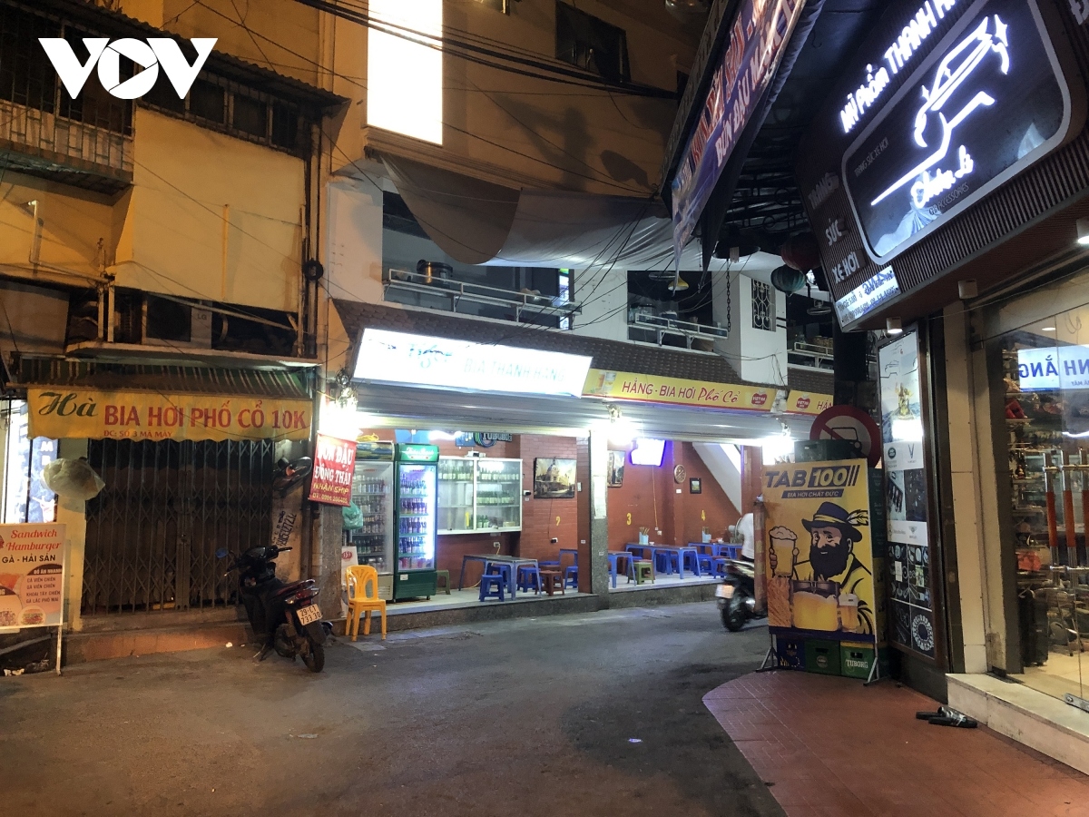 hanoi food outlets left deserted amid covid-19 fears picture 12