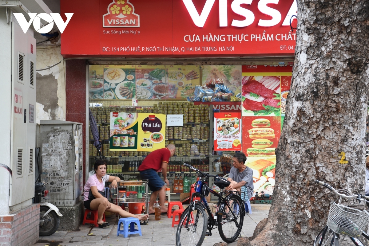 hanoi food outlets left deserted amid covid-19 fears picture 4