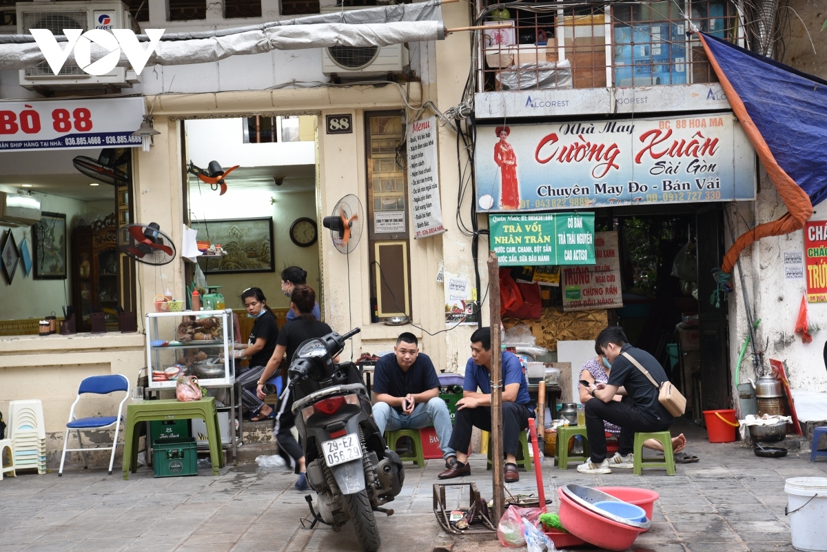 hanoi food outlets left deserted amid covid-19 fears picture 5