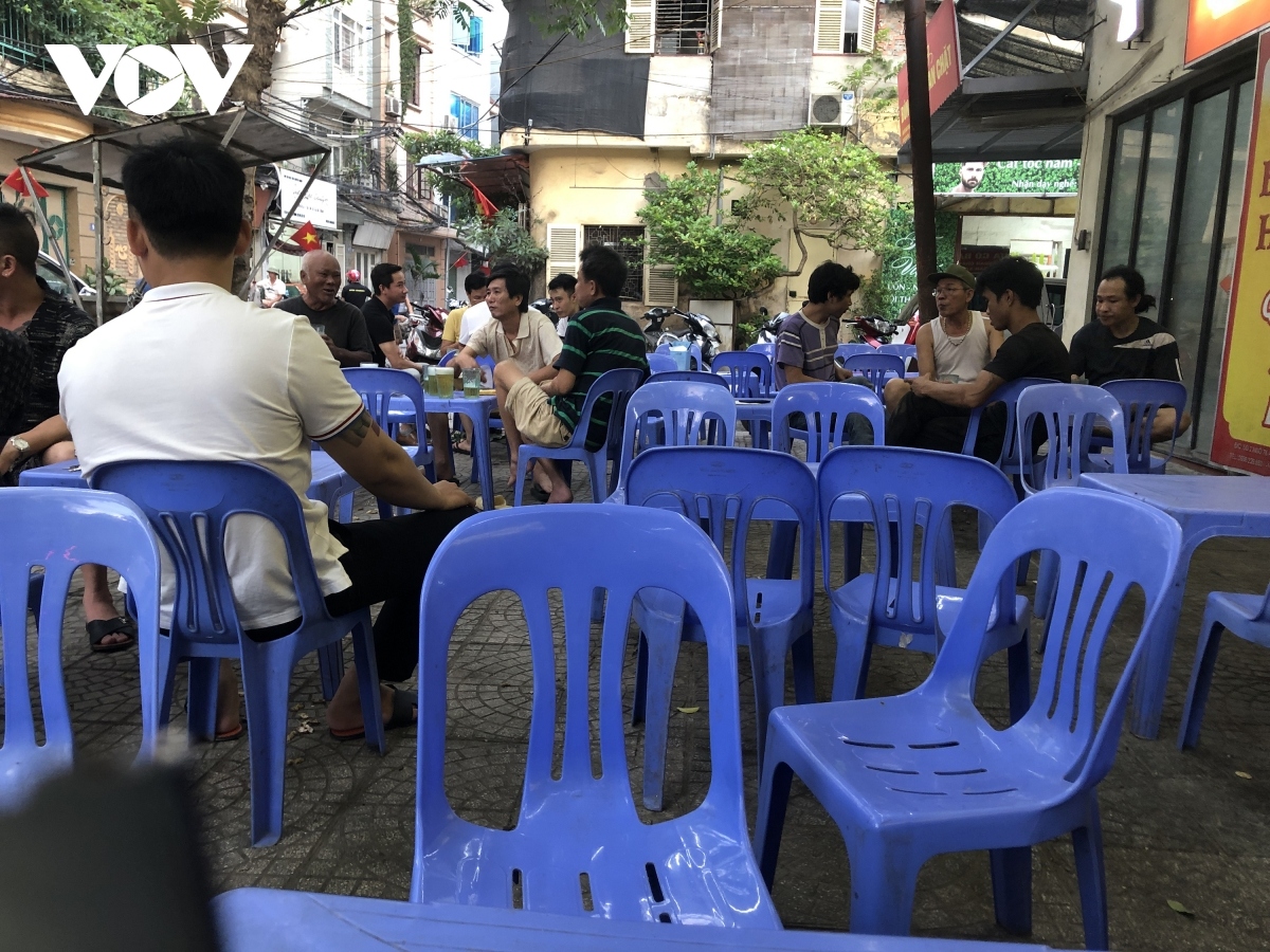 hanoi food outlets left deserted amid covid-19 fears picture 9