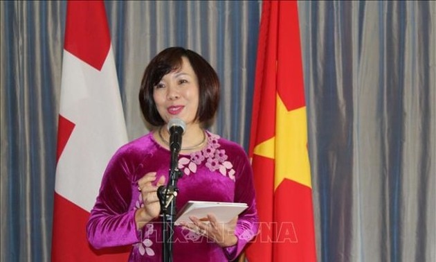 vietnam discusses potential co-operation with swiss pharmaceutical group picture 1
