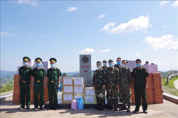 dien bien presents aid to armed forces of lao provinces picture 1