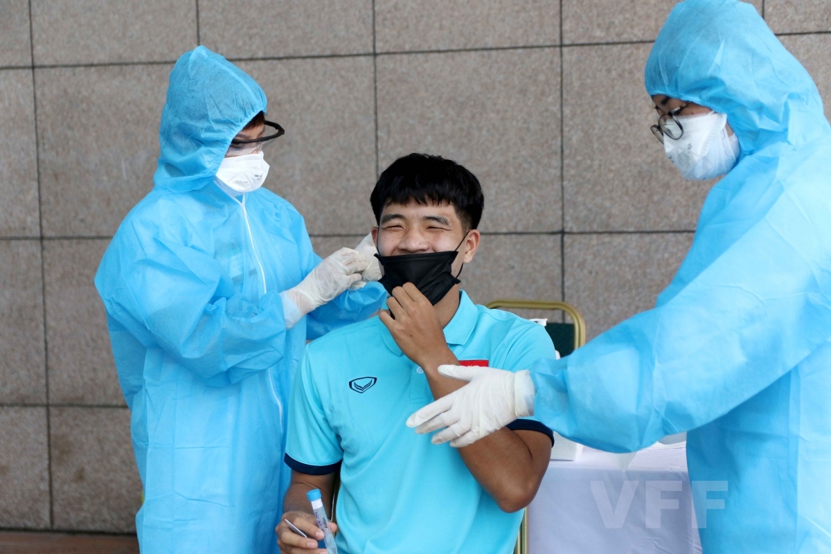 national football team receive second shot of covid-19 vaccine picture 7