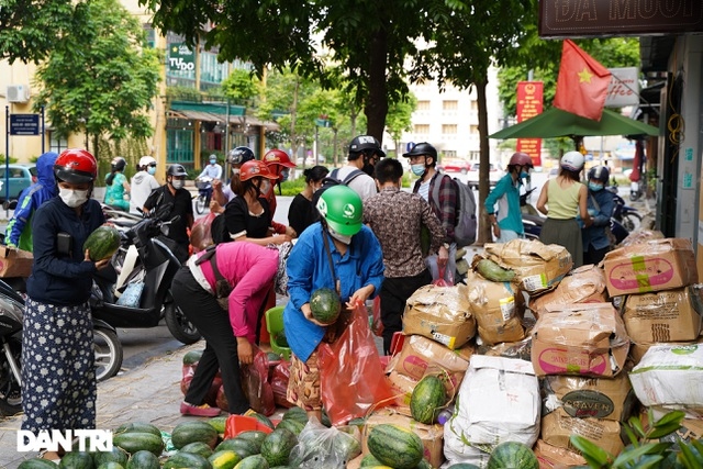 nguoi dan ha noi chung tay ho tro tieu thu nong san bac giang hinh anh 1