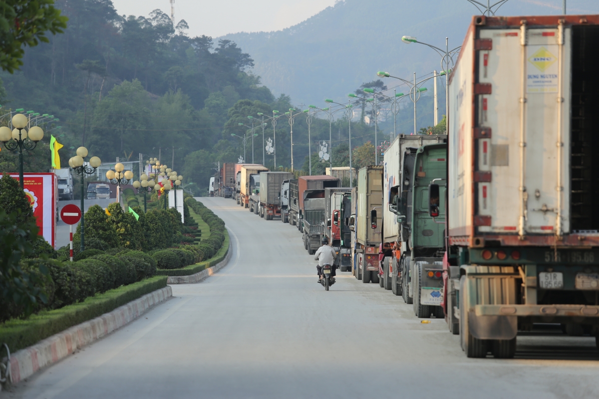 Hàng xuất khẩu lại ùn tắc tại cửa khẩu Lạng Sơn