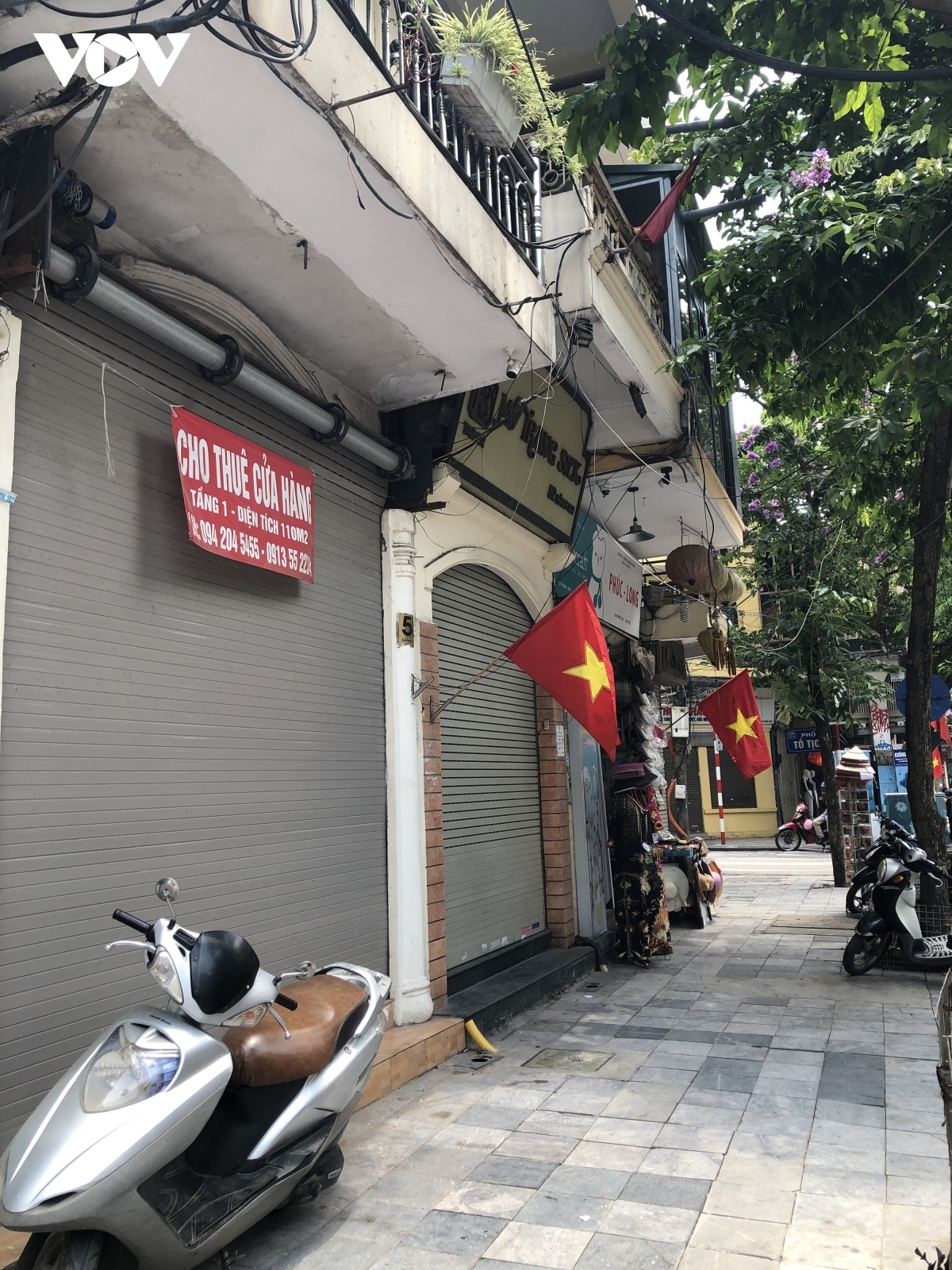 business outlets in hanoi forced to close due to covid-19 impact picture 8