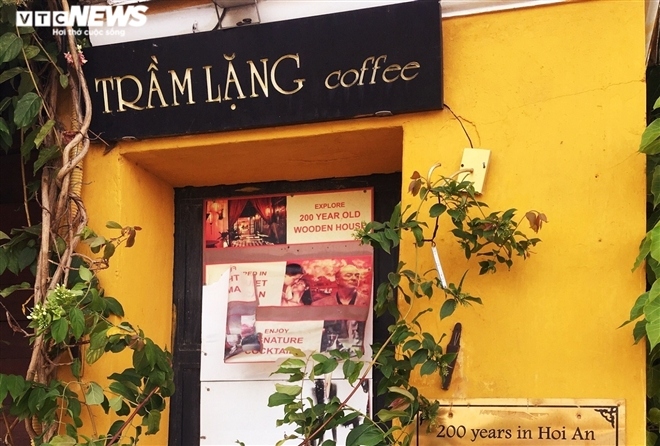 Anh pho co hoi an vang lang nhu to, hang quan, diem tham quan cua dong then cai hinh anh 8