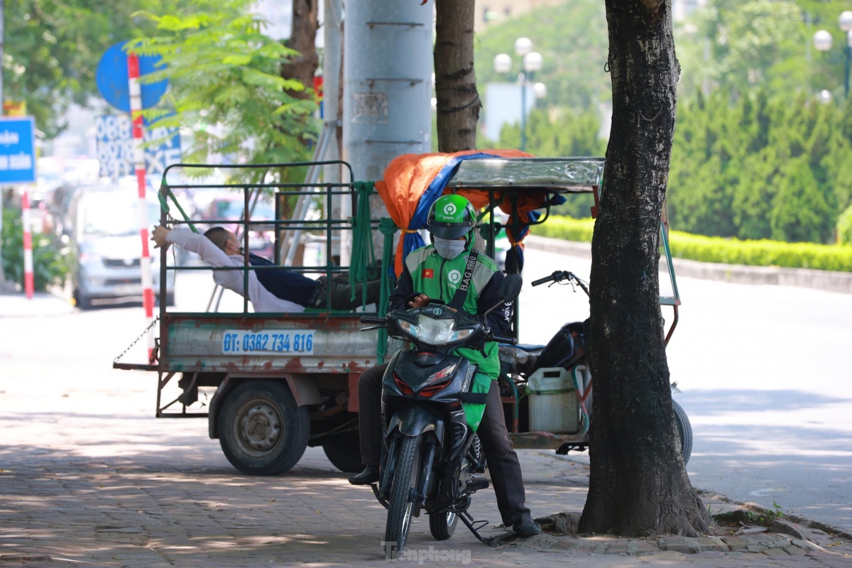 residents of hanoi battle to cope with prolonged heat wave picture 7