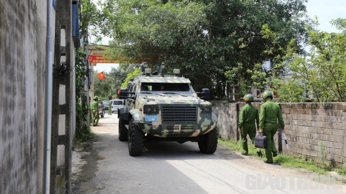 vu ban chet 2 nguoi o nghe an Doi tuong co bieu hien tram cam, hoang mang lo so hinh anh 2