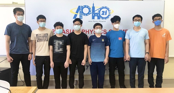 all vietnamese students win medals at apho 2021 picture 1 all vietnamese students win medals at apho 2021 picture 1
