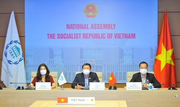 Vietnam's NA delegation attends a plenary session and the closing session of the 142nd International Parliamentary Union Assembly (Photo: VNA)